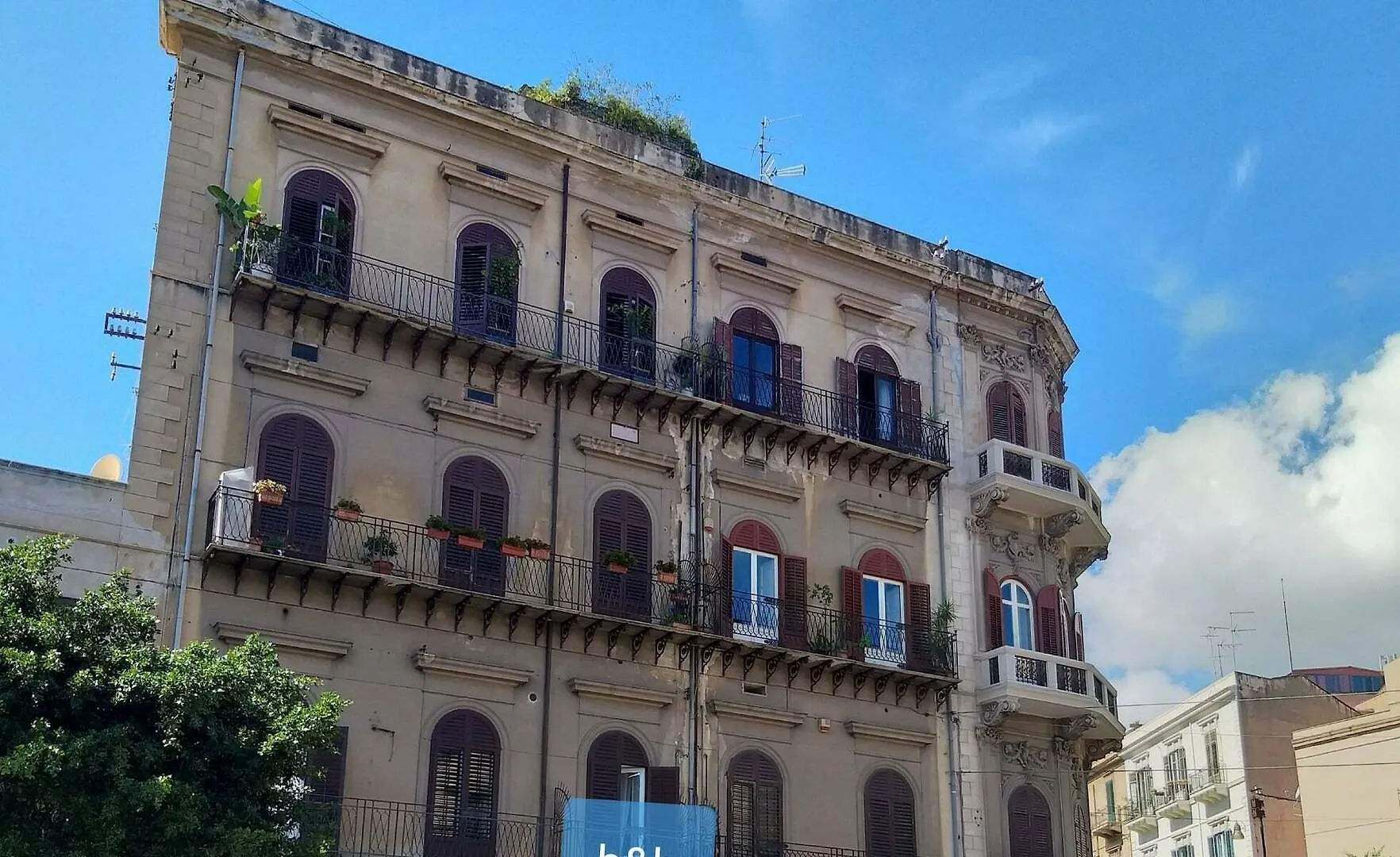 *** Guest house Dimora Centrowell Hotel Palermo Italy